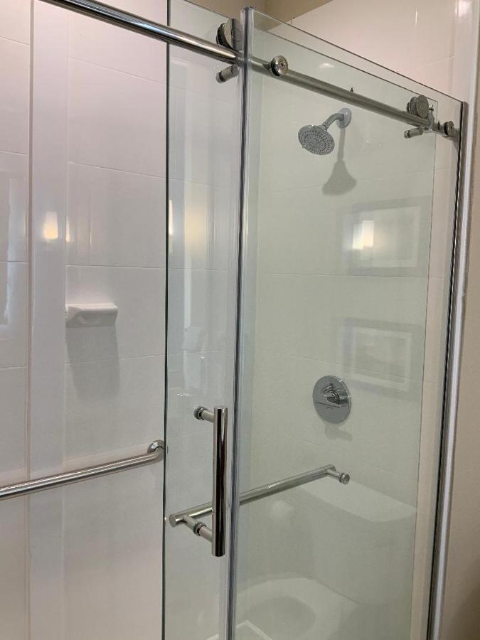 King Suite with Oversize Walk-In Shower - Non-Smoking at Comfort Suites Cedar Park - Austin Northwest