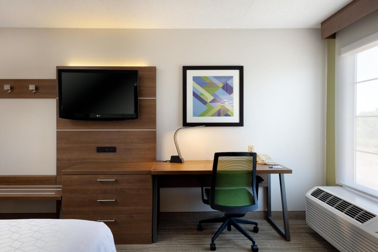  | Holiday Inn Express Hotel & Suites Milton East I-10