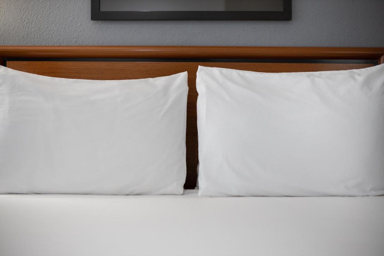 | Atherton Park Inn and Suites