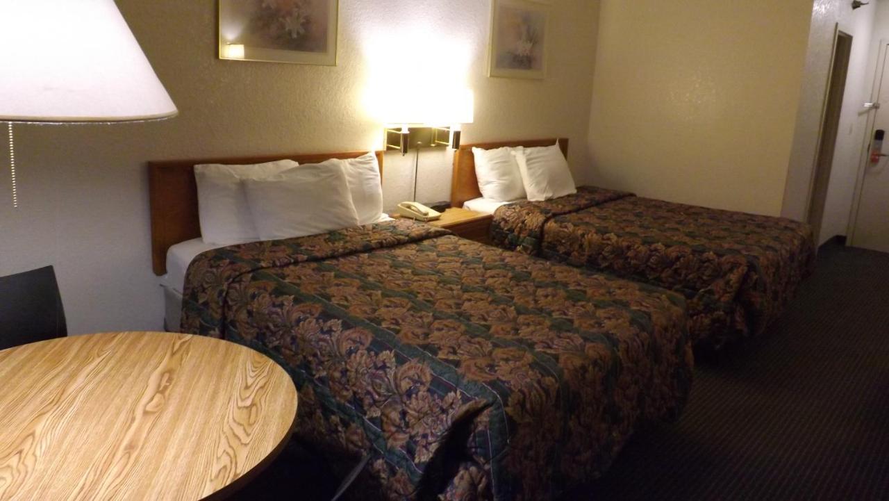 Double Room - Non-Smoking at KCI Lodge