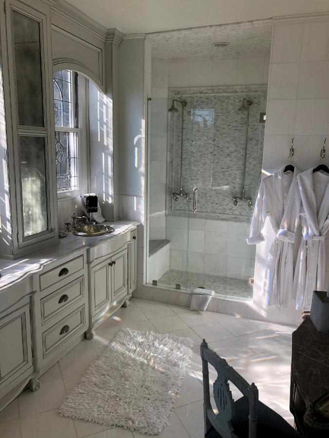 | The Twelve Oaks Bed & Breakfast