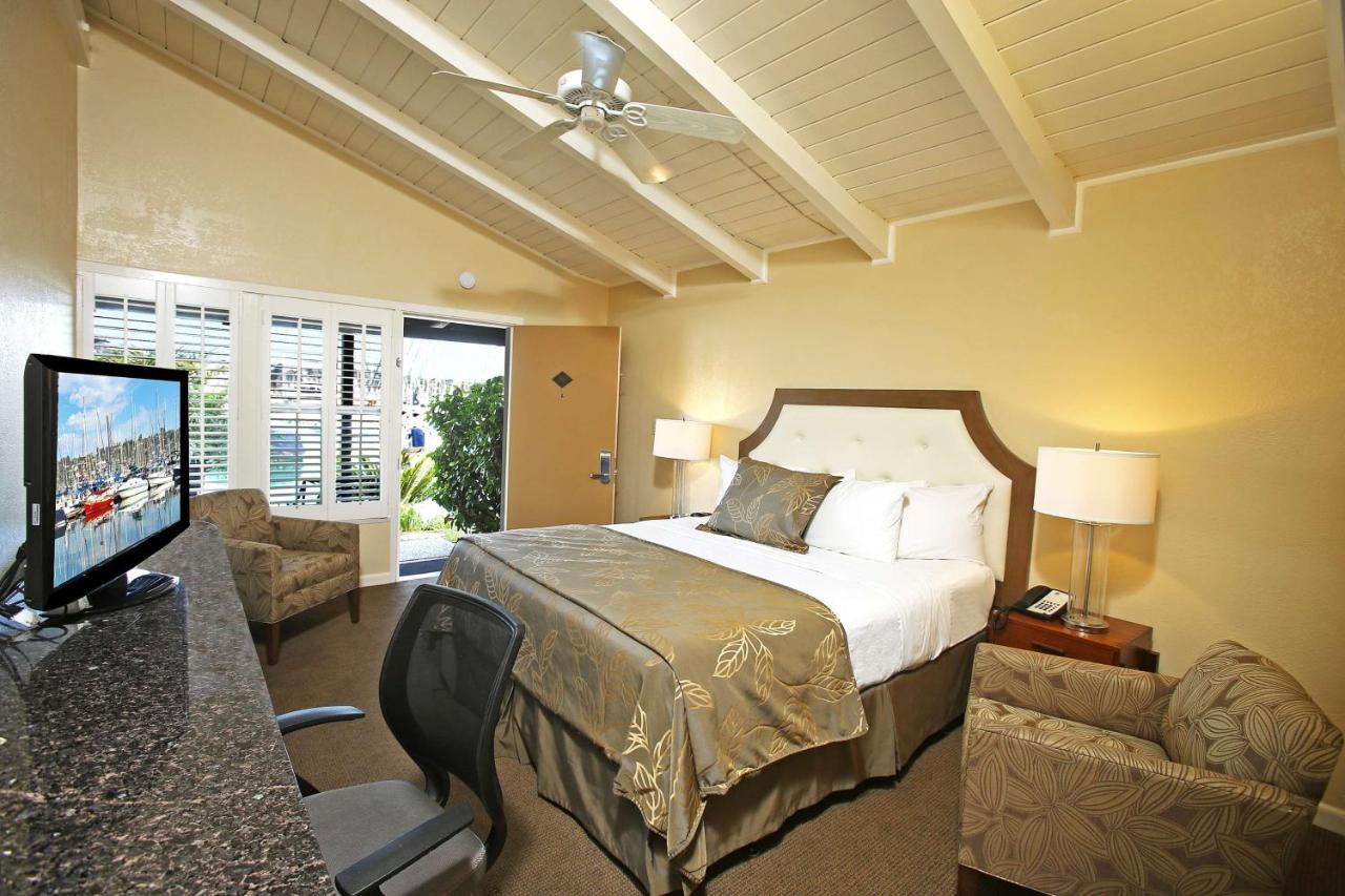Deluxe King Room with Marina View at Best Western Plus Island Palms Hotel & Marina