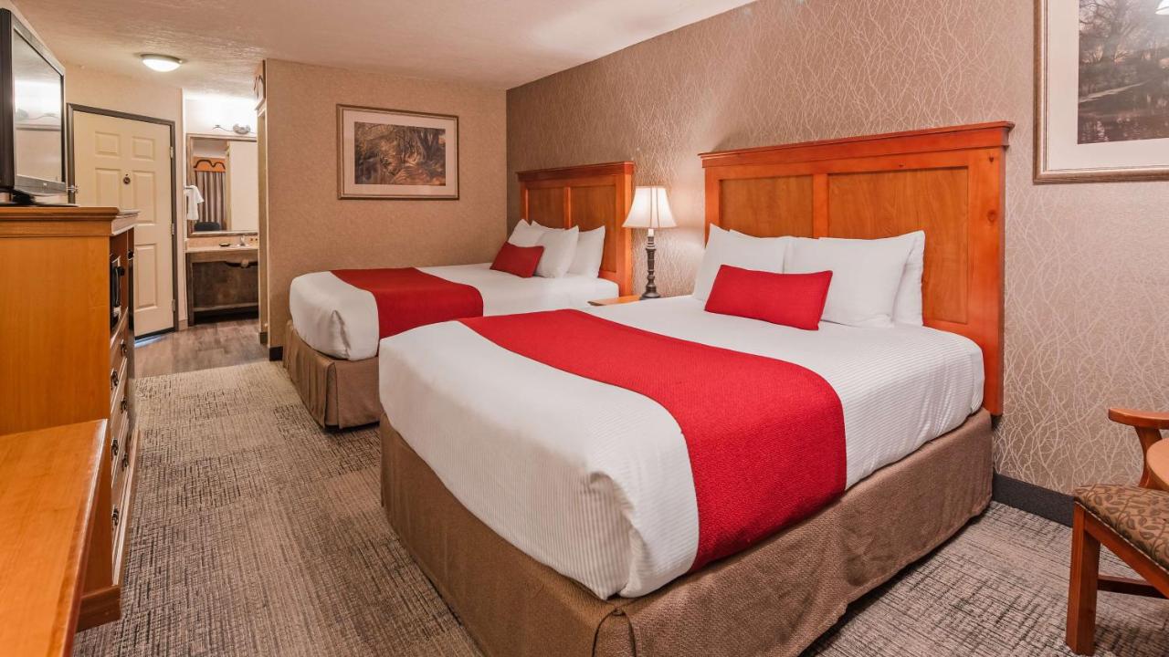 | Best Western Plus Rivershore Hotel