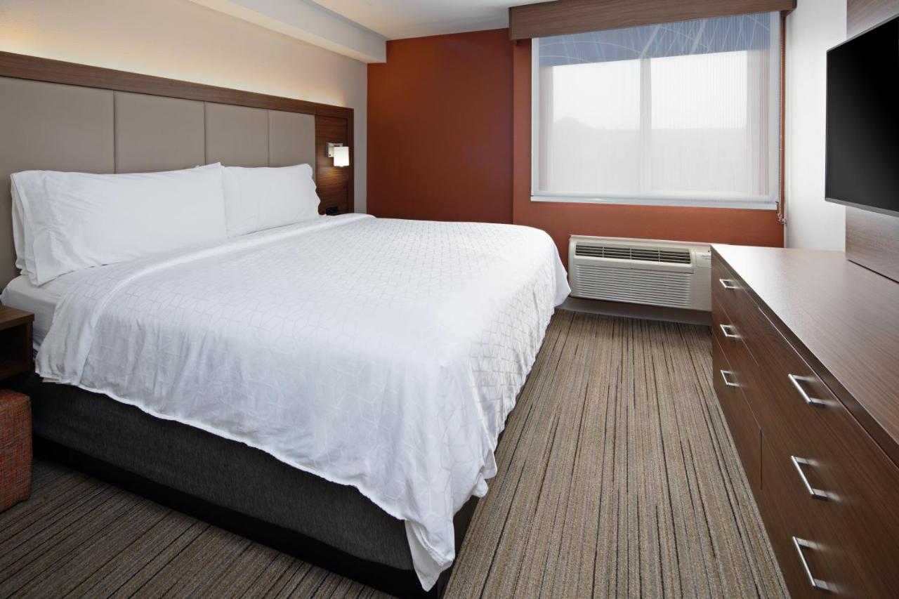 King Room - Non-Smoking at Holiday Inn Express Hotel & Suites SeaTac by IHG