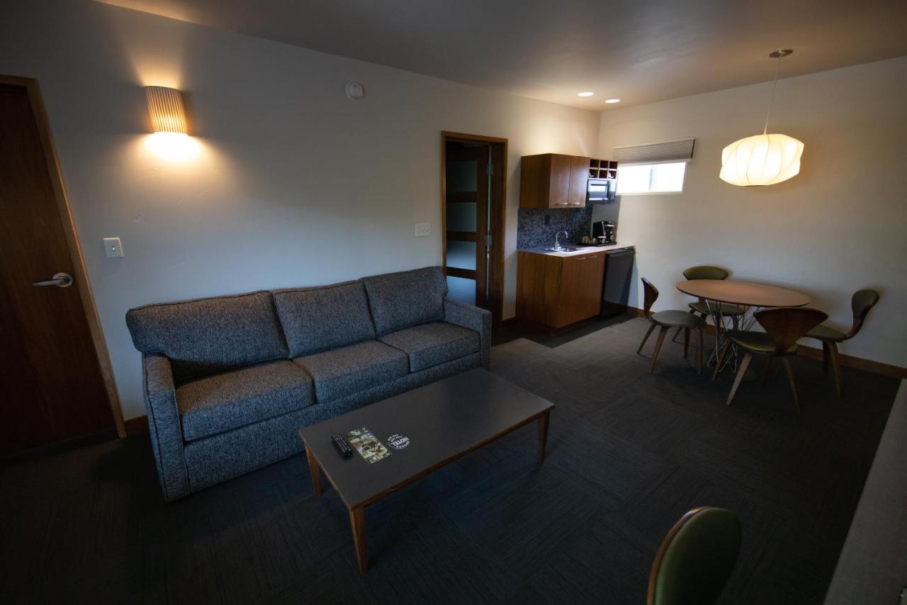 Queen Suite at Modern Hotel