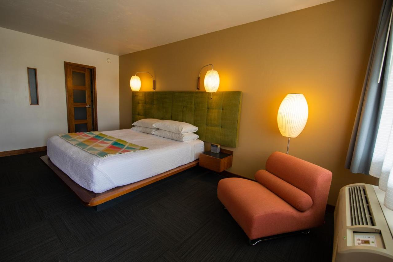 King Room at Modern Hotel