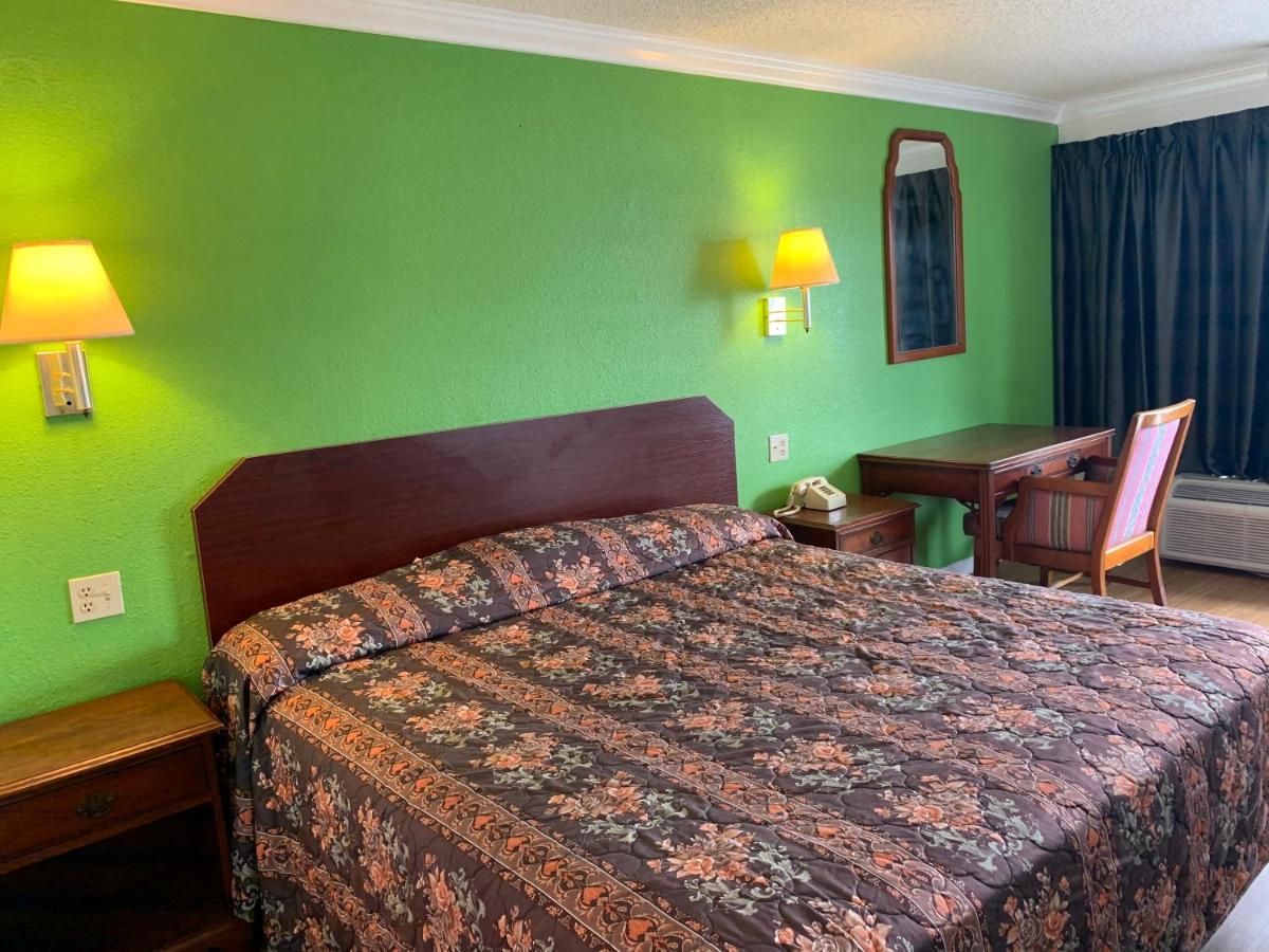 | Baton Rouge West Inn