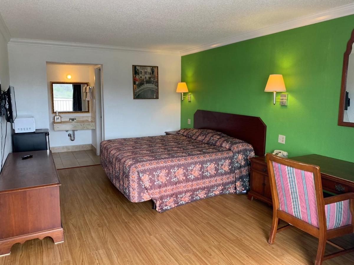 | Baton Rouge West Inn