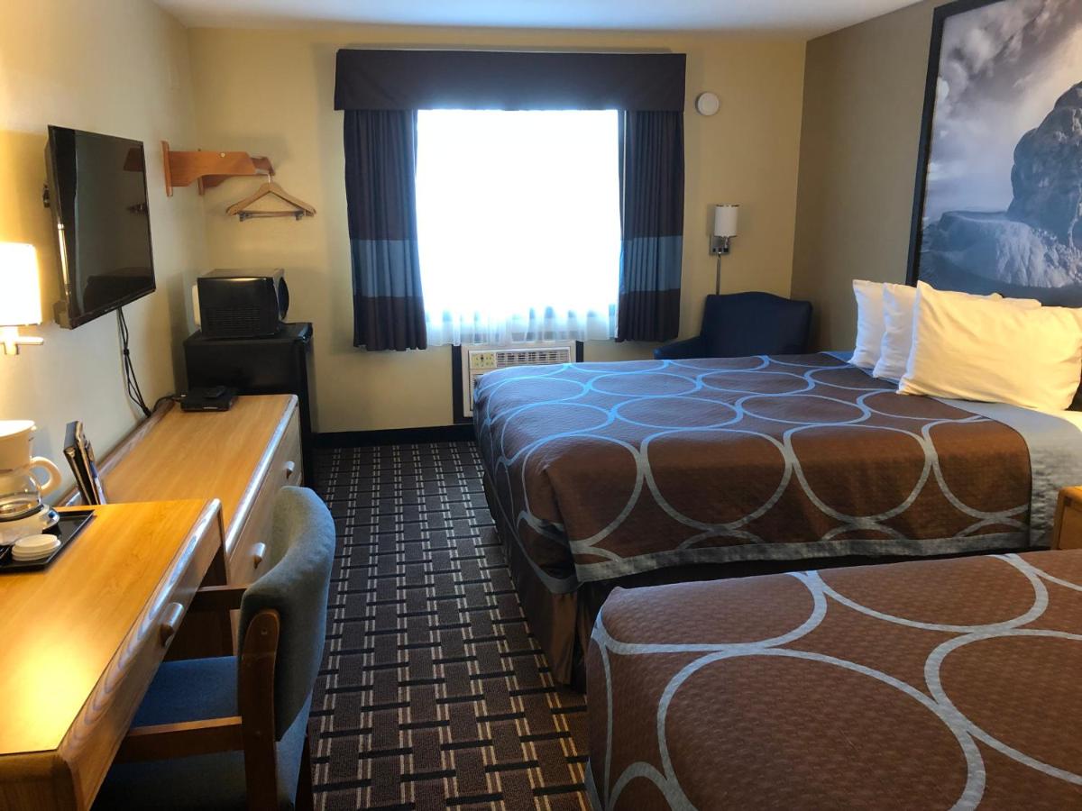 | Super 8 by Wyndham Carson City