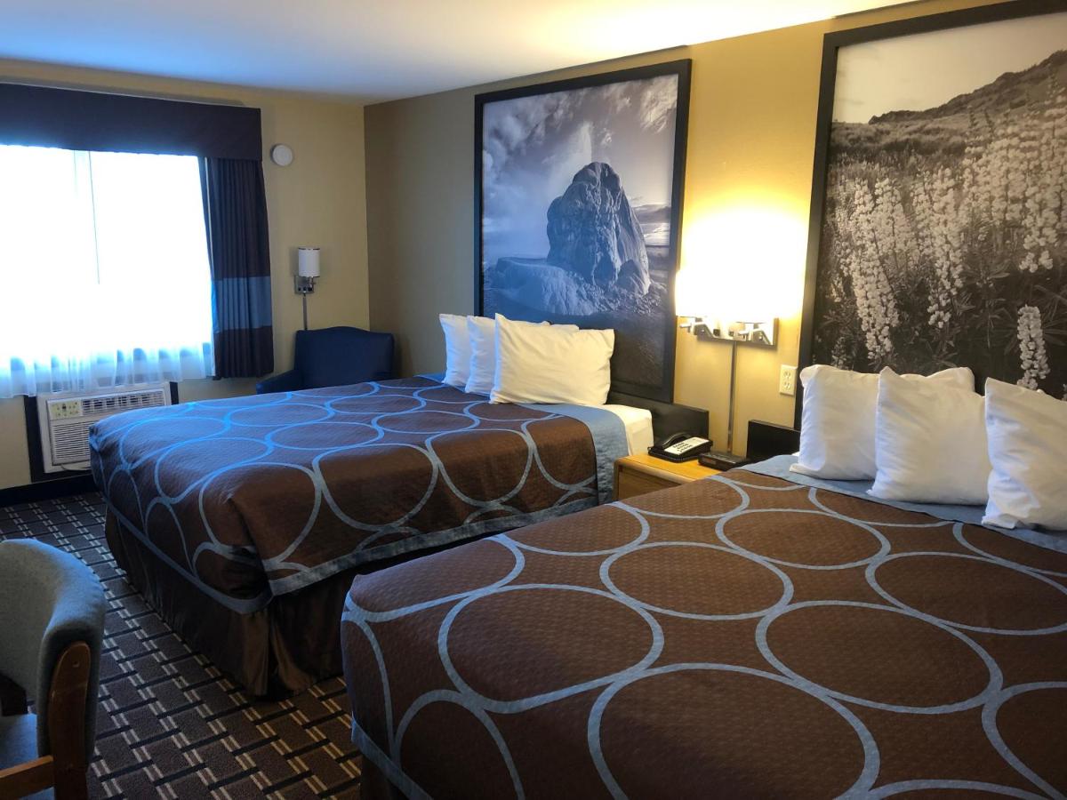 | Super 8 by Wyndham Carson City