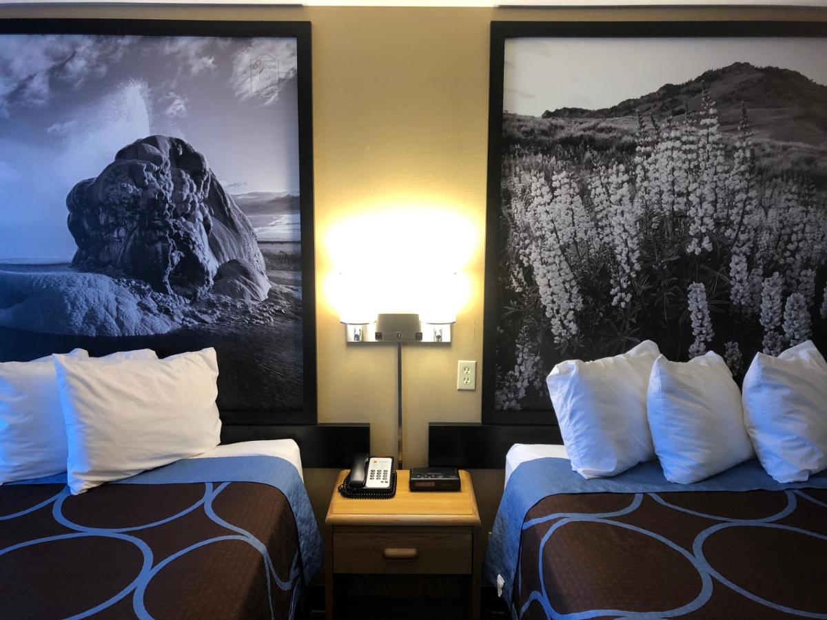 | Super 8 by Wyndham Carson City