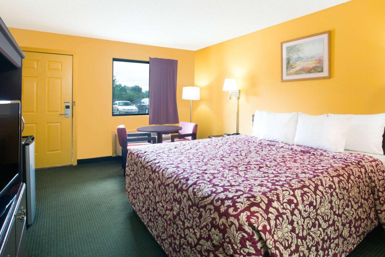 | Days Inn by Wyndham Camilla
