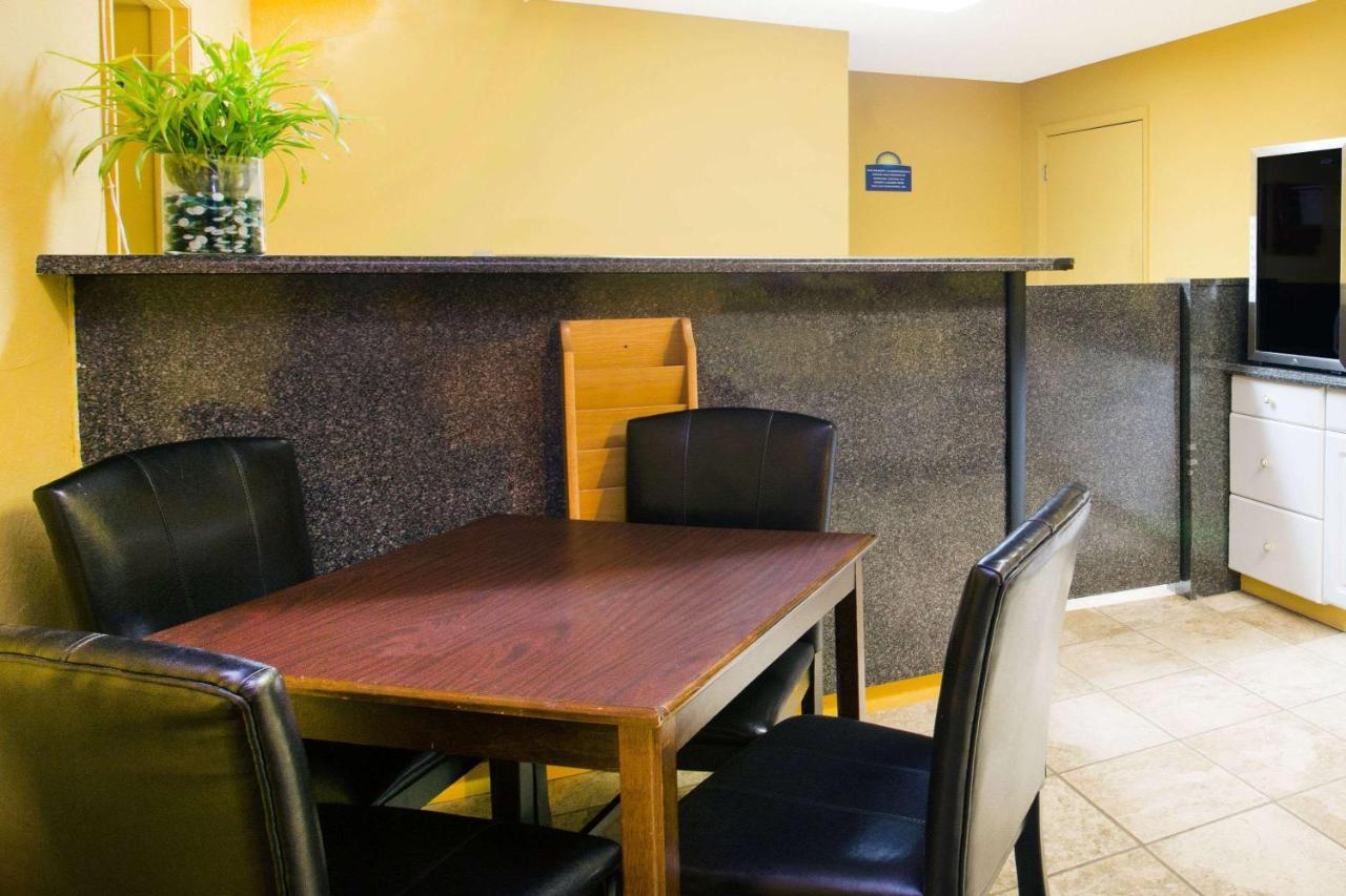 | Days Inn by Wyndham Camilla