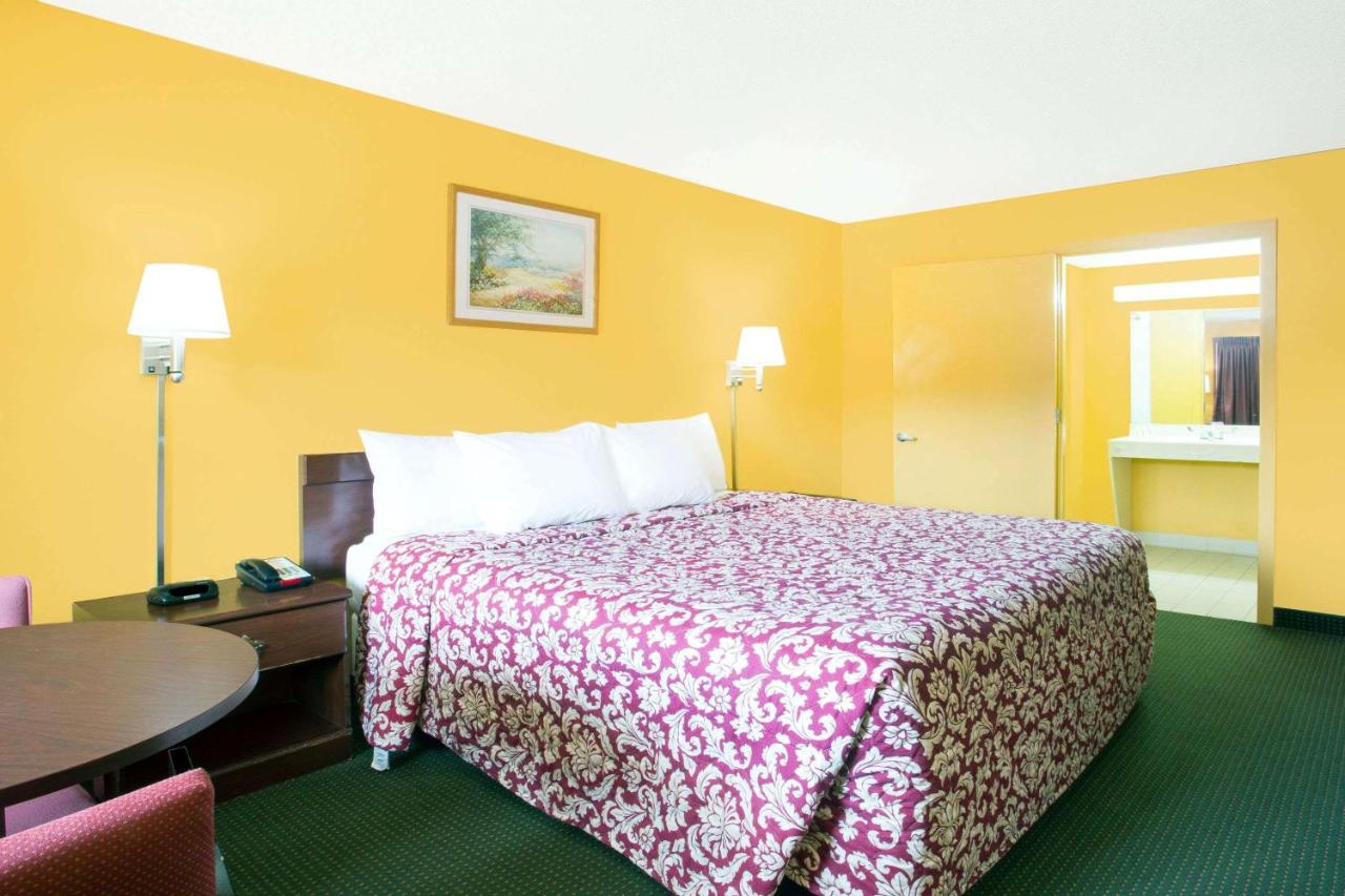 | Days Inn by Wyndham Camilla