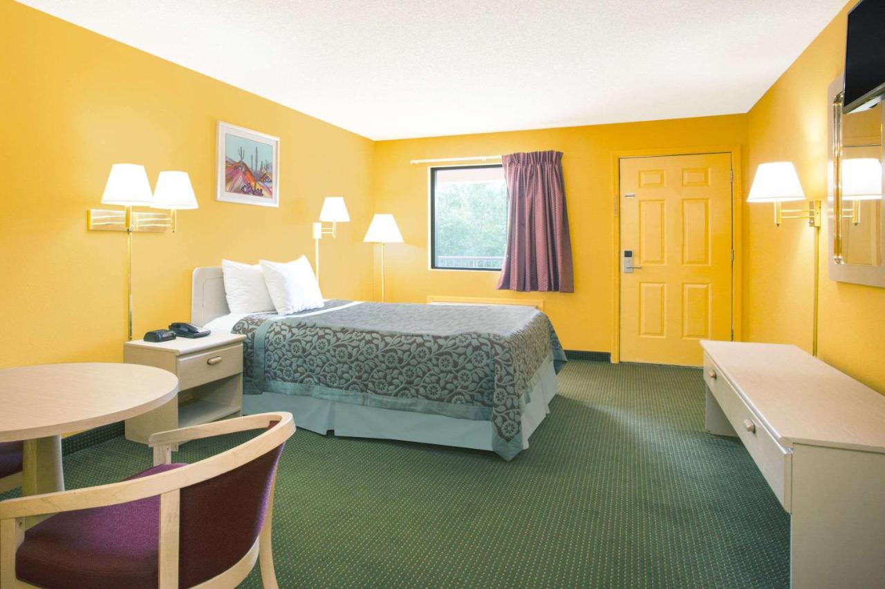 | Days Inn by Wyndham Camilla