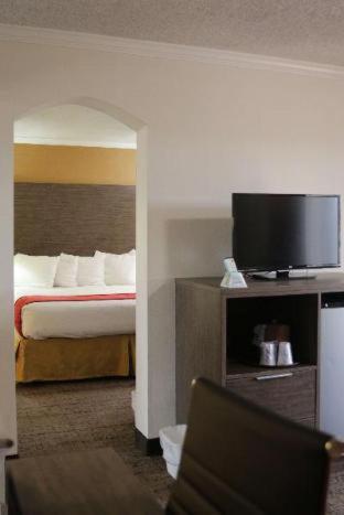Room #32289716 at Best Western Galleria Inn & Suites