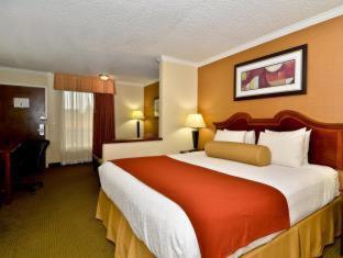 Room #32289716 at Best Western Galleria Inn & Suites