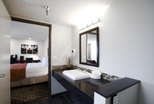 Room #90855316 at Redac Gateway Hotel In Torrance