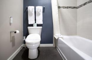 Room #90855319 at Redac Gateway Hotel In Torrance