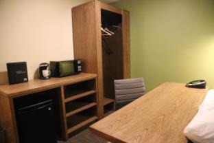 Room #90855321 at Redac Gateway Hotel In Torrance