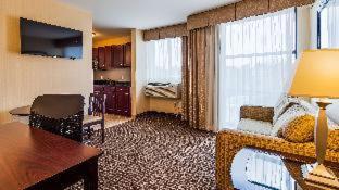 Room #4986240 at Best Western Plus Philadelphia Airport S. At Widener Univ.