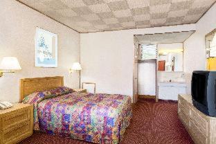 Room #36694312 at Knights Inn Galax