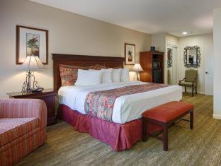 Room #33377212 at Best Western Rose Garden Inn