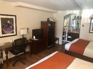 Room #33377213 at Best Western Rose Garden Inn