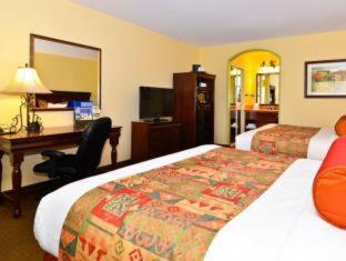 Room #33377215 at Best Western Rose Garden Inn