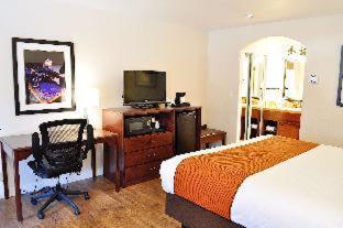 Room #33377214 at Best Western Rose Garden Inn