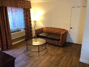 Room #33377215 at Best Western Rose Garden Inn