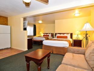 Room #33377215 at Best Western Rose Garden Inn
