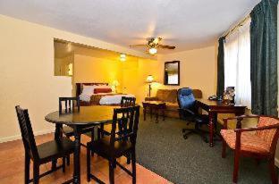 Room #33377215 at Best Western Rose Garden Inn