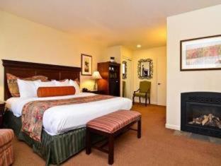 Room #33377217 at Best Western Rose Garden Inn