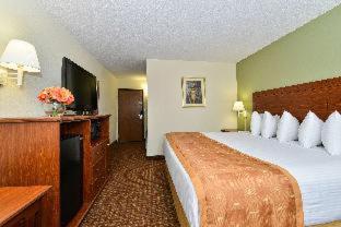 Room #31142511 at Deluxe Inn Wytheville