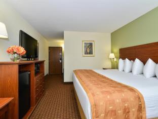 Room #31142511 at Deluxe Inn Wytheville