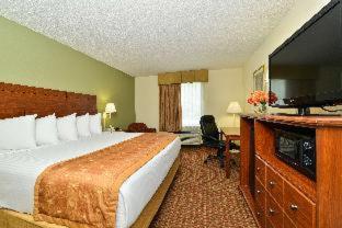 Room #31142512 at Deluxe Inn Wytheville