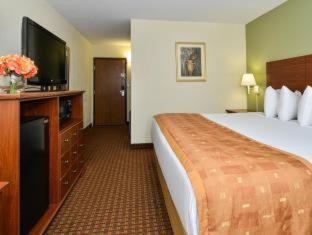 Room #31142513 at Deluxe Inn Wytheville