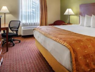 Room #31142513 at Deluxe Inn Wytheville