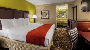 Room #5840121 at Best Western Mill River Manor