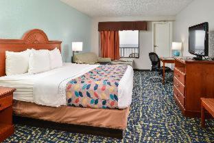 Room #32847266 at Best Western Plus Chesapeake Bay-Norfolk
