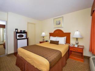 Room #32847266 at Best Western Plus Chesapeake Bay-Norfolk