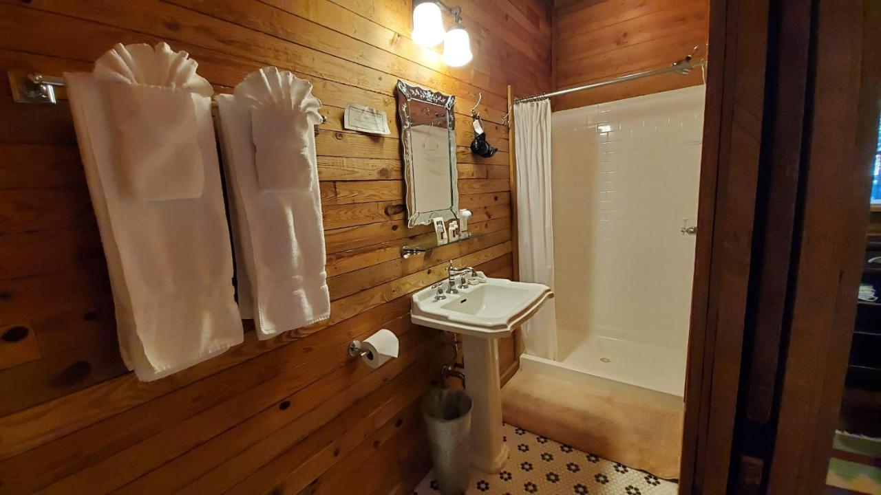| Lake Rabun Hotel