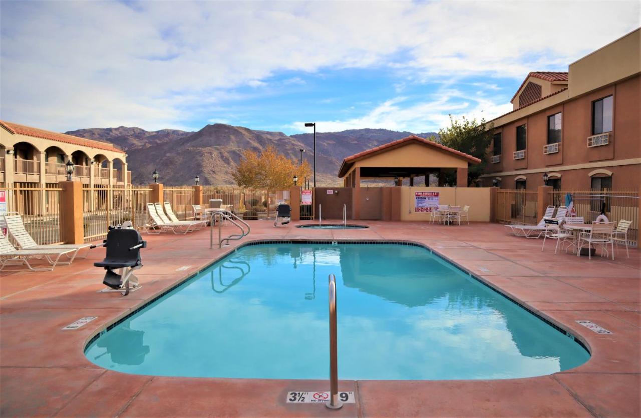 | Oasis Inn and Suites Joshua Tree -29 Palms