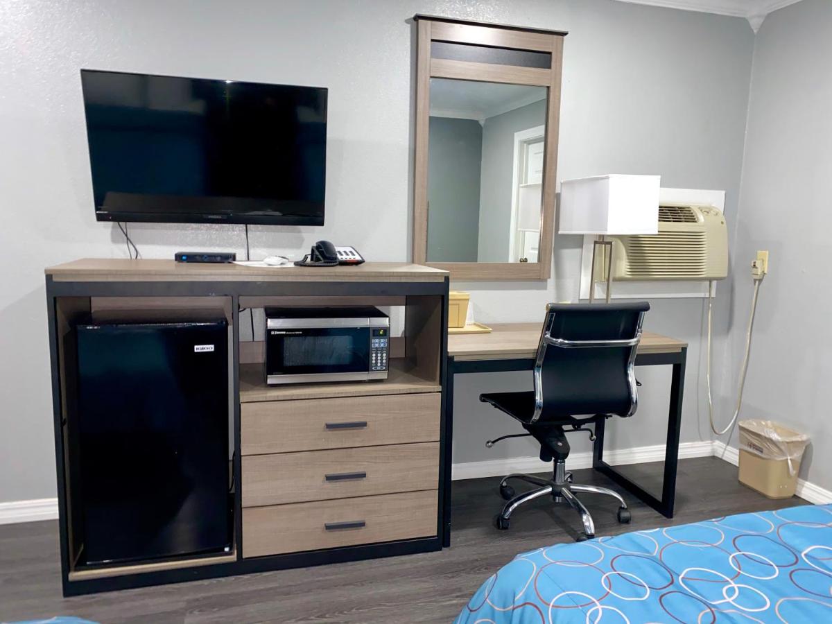 | Budget Host Inn