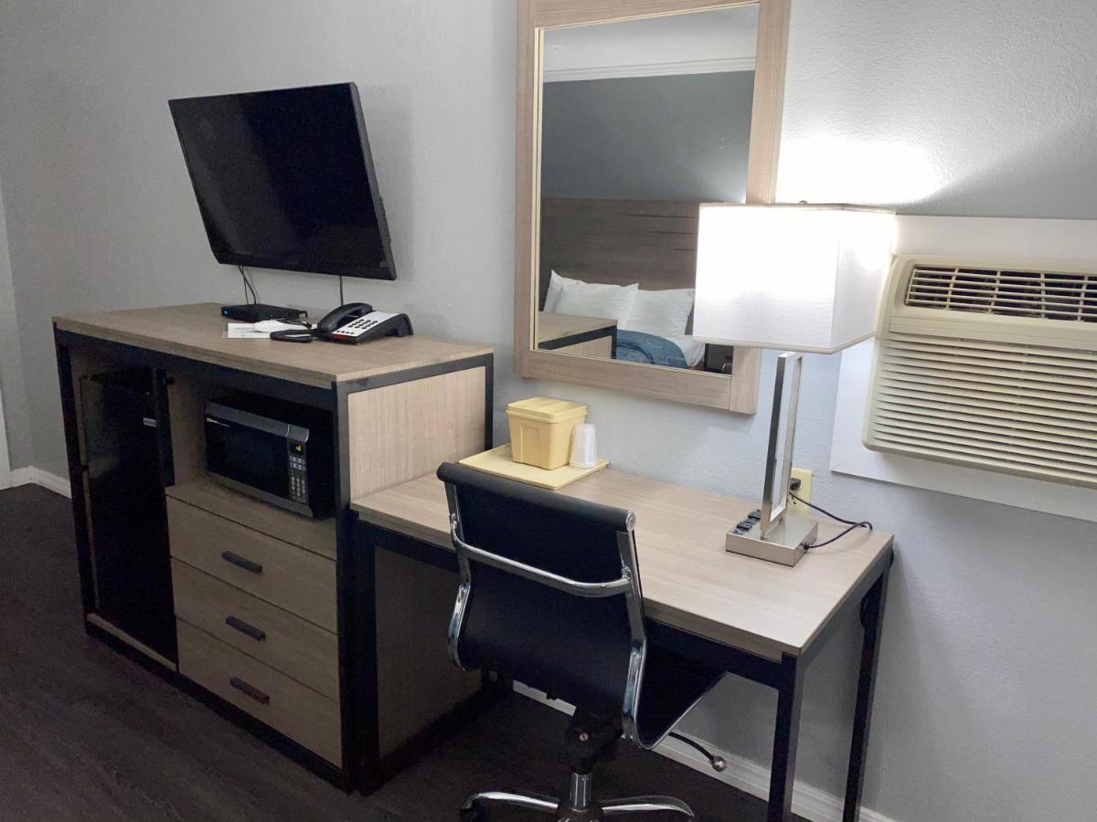 | Budget Host Inn
