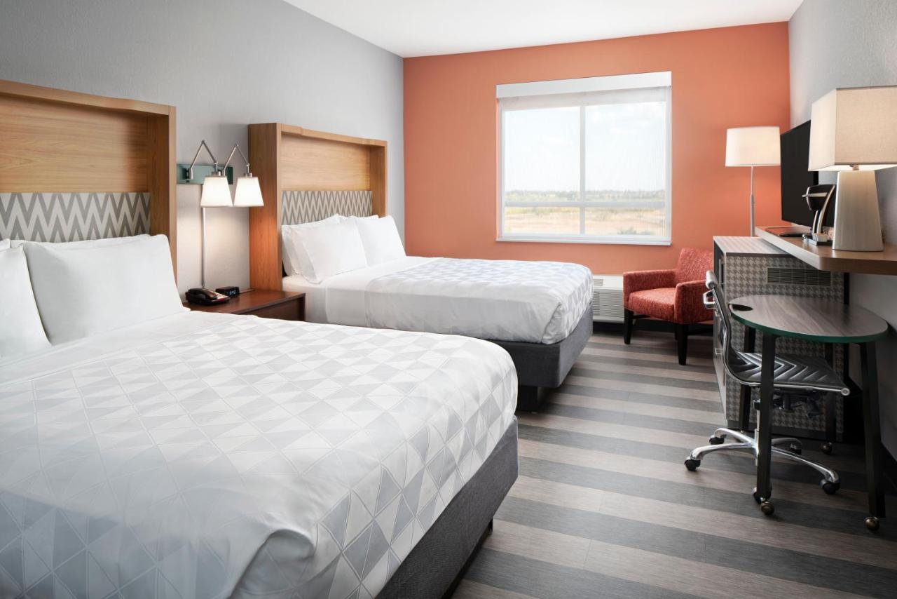 Queen Room with Two Queen Beds - Disability Access Tub/Non-Smoking at Holiday Inn Odessa by IHG