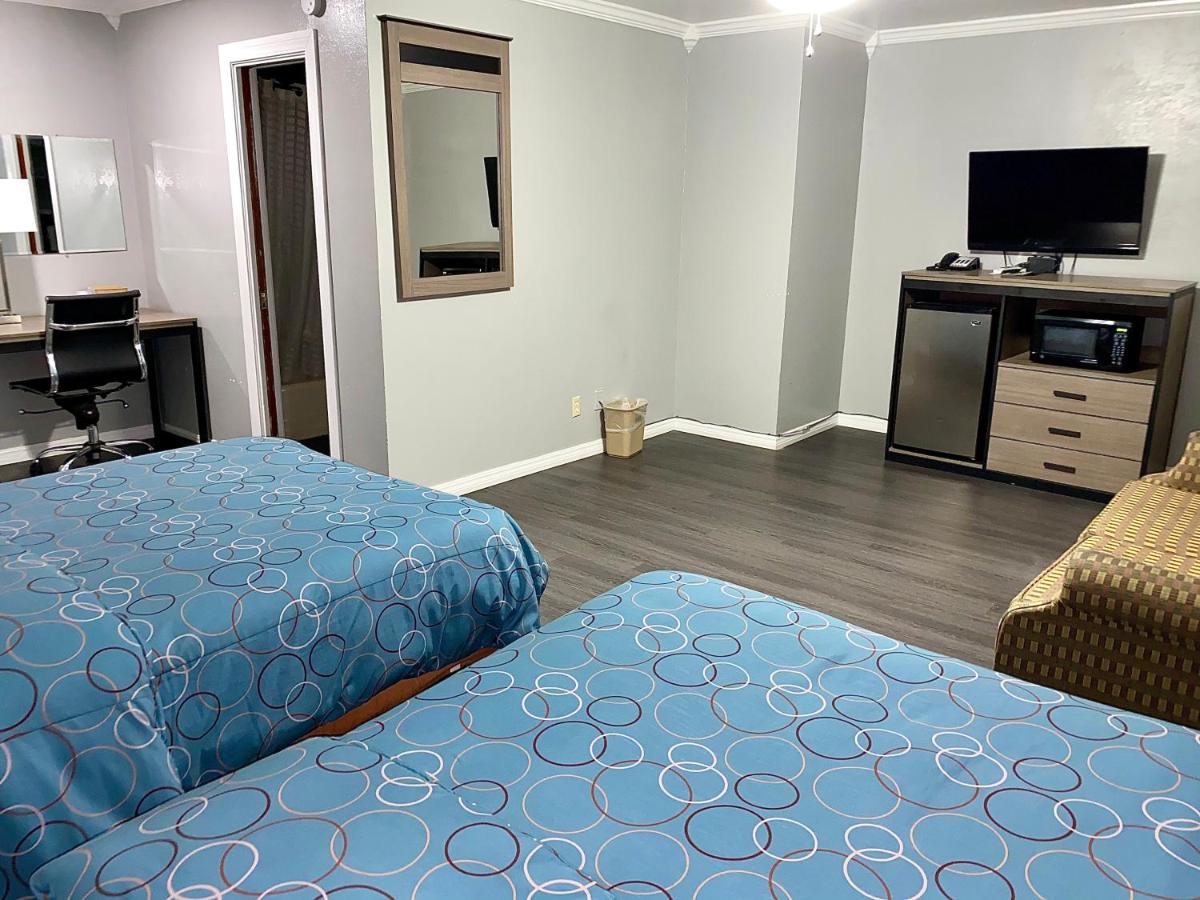 | Budget Host Inn