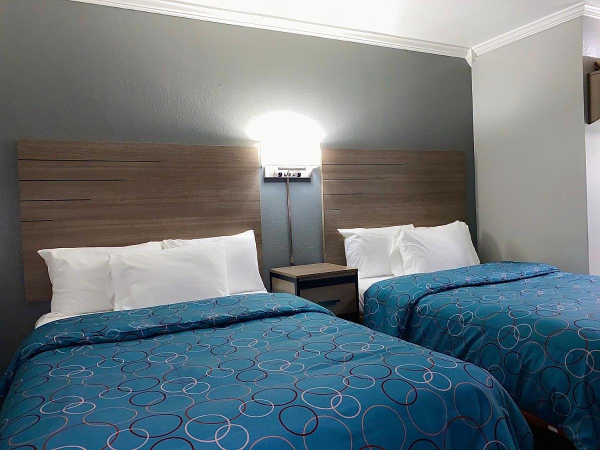 | Budget Host Inn