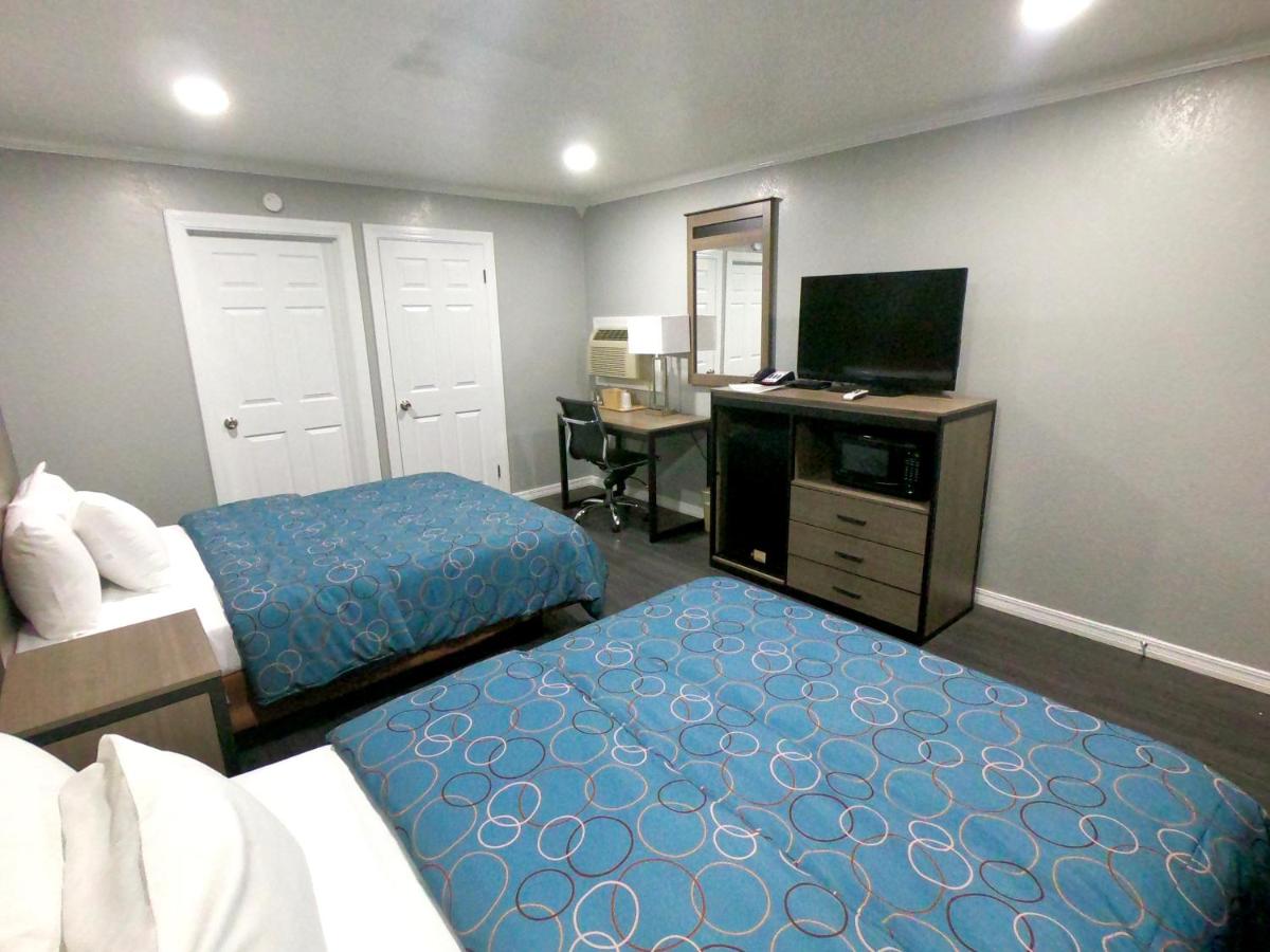 | Budget Host Inn